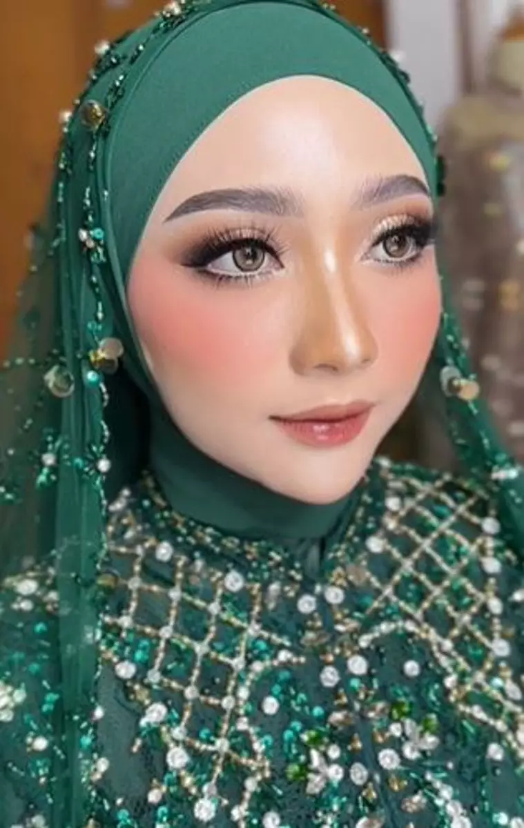 Pengantin dirias soft flawless modal Rp 200 ribu bak jutaan TikTok Pengantin dirias soft flawless modal Rp 200 ribu bak jutaan TikTok