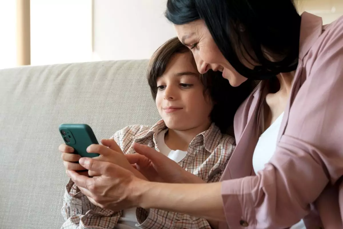 3 Fitur keamanan online untuk anak di iPhone dan iPad yang wajib diketahui orang tua