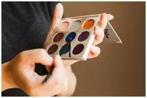 [KUIS] Apakah makeup kamu sudah kedaluwarsa? Cek sebaik apa kamu menyimpan dan merawat kosmetikmu!