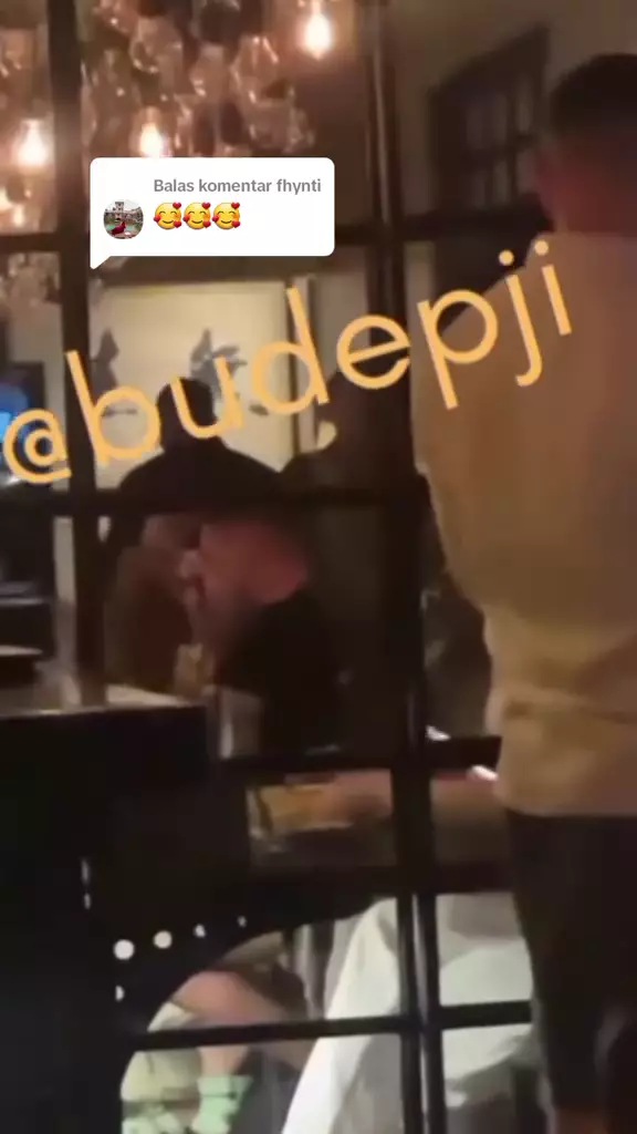 Salim Nauderer diduga jalan bareng Shakilla Astari © 2024 Instagram