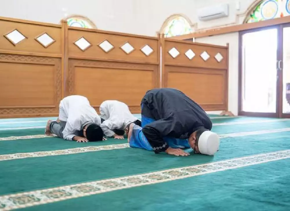 Tata cara shalat bala di Rabu Wekasan freepik.com