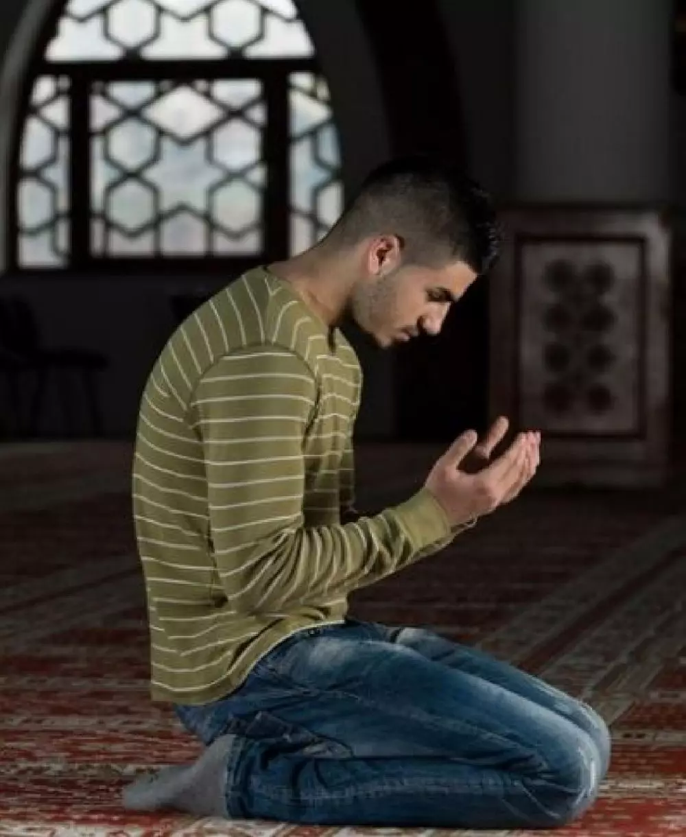 Tata cara shalat bala di Rabu Wekasan freepik.com