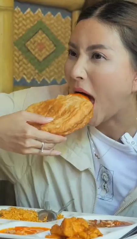 Respons Sarwendah terkait cara makannya usai operasi plastik yang tuai komentar negatif © 2024 TikTok