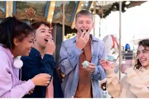 40 Contoh teks anekdot lucu untuk menyindir teman, dijamin bikin menohok hati