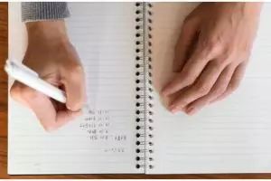 20 Contoh teks anekdot beserta strukturnya, lengkap dan mudah dipahami