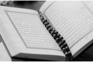 Sebutkan dan jelaskan 5 macam hukum islam, lengkap dengan pengertian dan contohnya