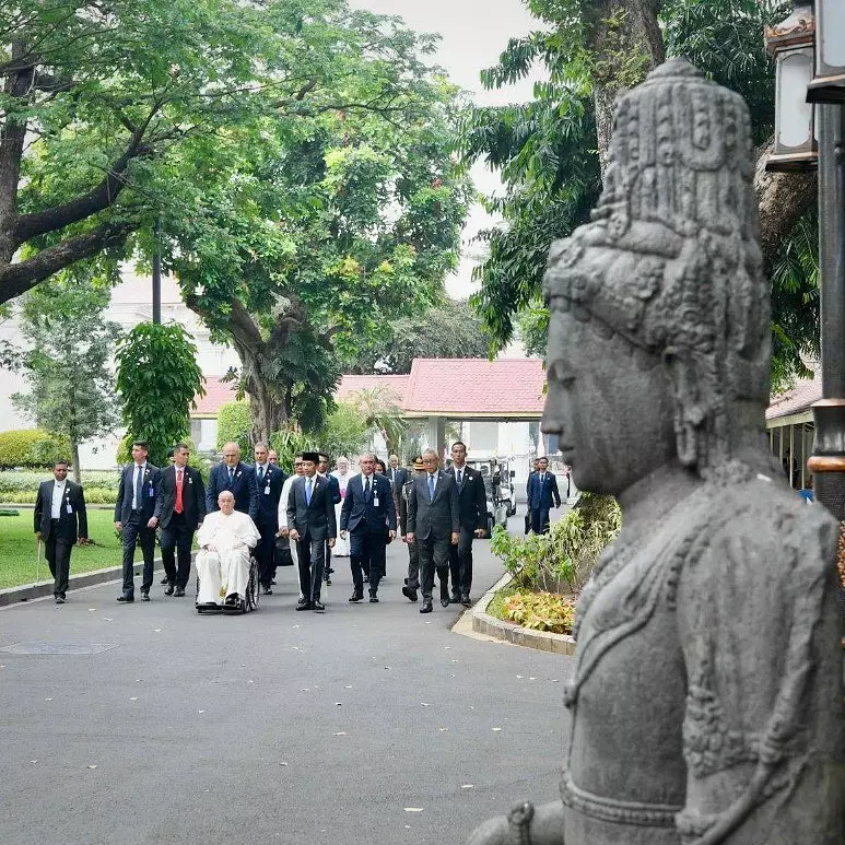 kesederhanaan paus fransiskus di Indonesia © 2024 brilio.net