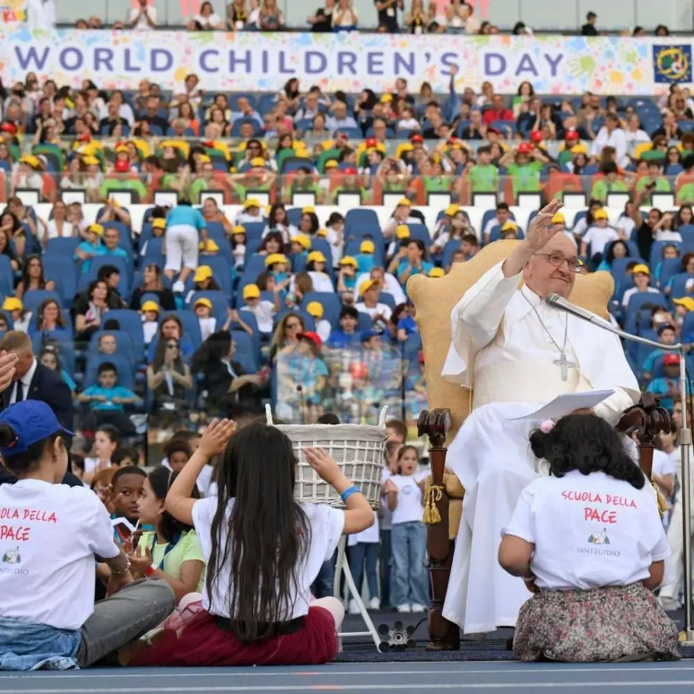 azan maghrib tv diganti running text saat misa © 2024 Instagram