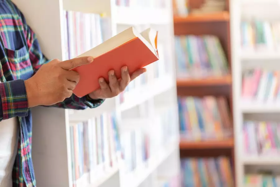 Contoh kalimat denotasi © 2024 freepik.com