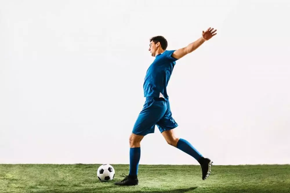 gerak dasar permainan sepak bola © 2024 Freepik.com gerak dasar permainan sepak bola © 2024 Freepik.com