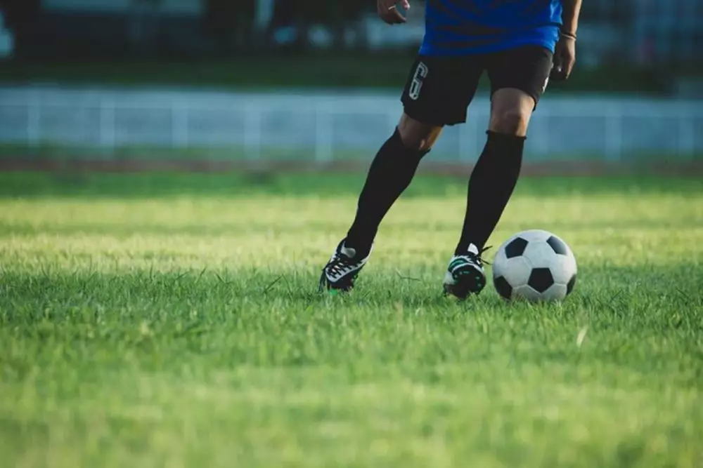 gerak dasar permainan sepak bola © 2024 Freepik.com gerak dasar permainan sepak bola © 2024 Freepik.com
