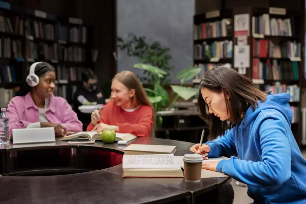 50 Contoh kalimat majemuk setara © 2024 brilio.net