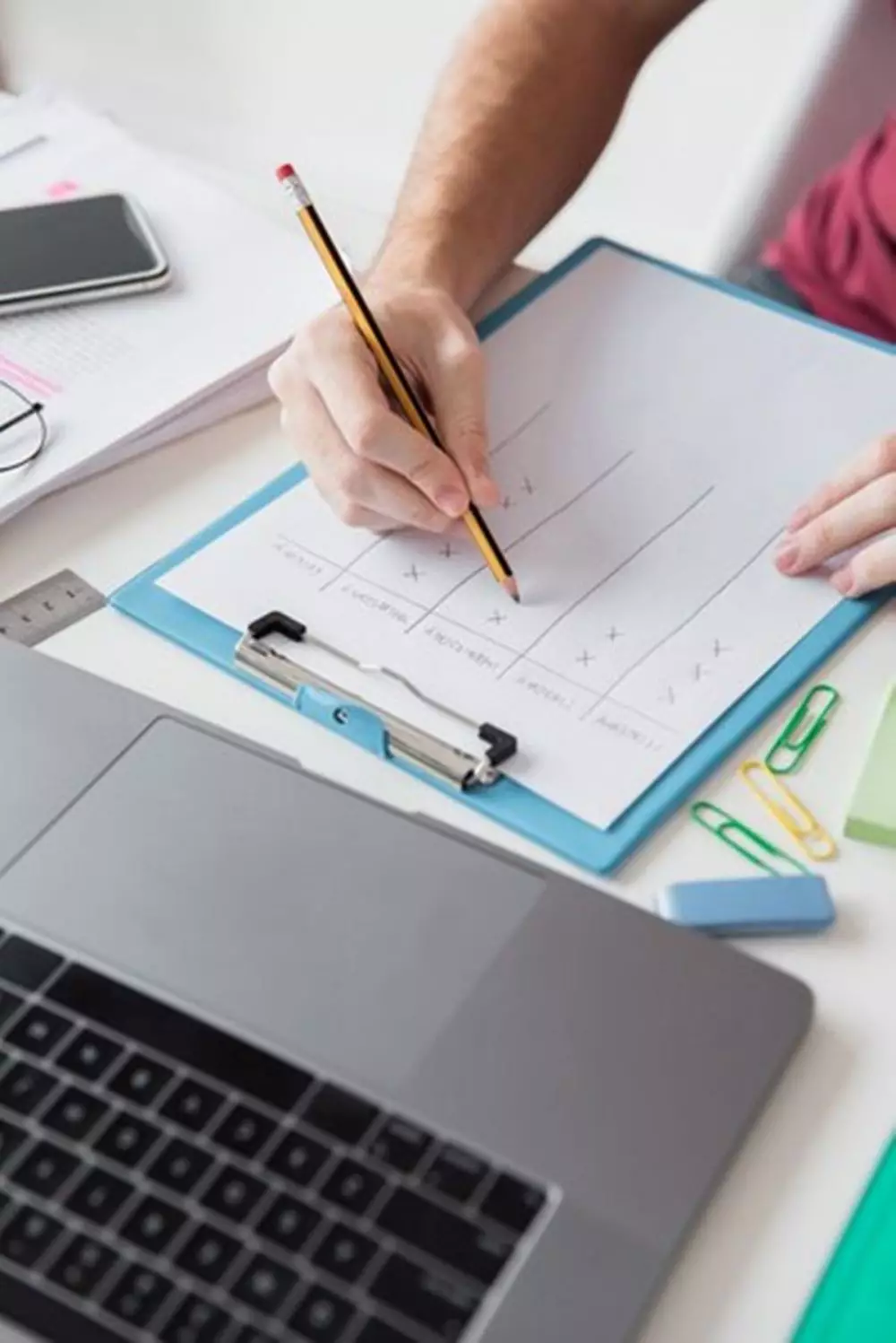 contoh teks laporan kelas 9 © 2024 Freepik.com