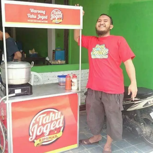 komedian jadi pedagang makanan © berbagai sumber komedian jadi pedagang makanan © berbagai sumber