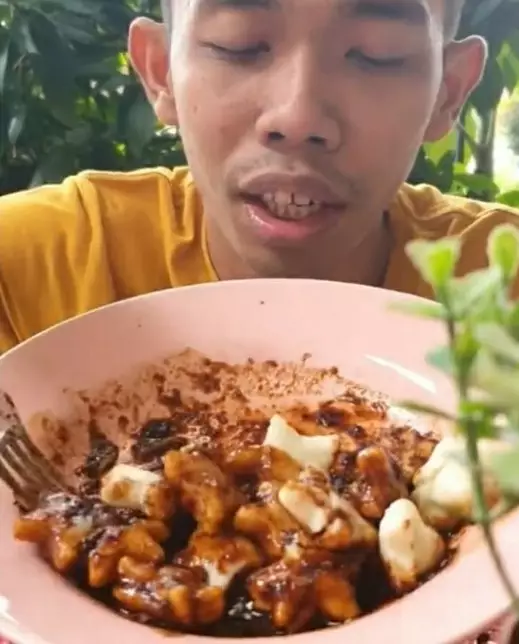 komedian jadi pedagang makanan © berbagai sumber komedian jadi pedagang makanan © berbagai sumber