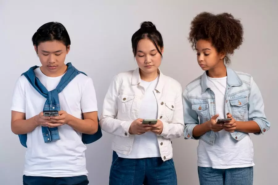 Dampak negatif scroll media sosial bagi pelajar © 2024 freepik.com Dampak negatif scroll media sosial bagi pelajar © 2024 freepik.com