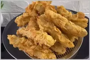Cara membuat pisang goreng krispi yang super keriting dengan tambahan 1 bahan dapur