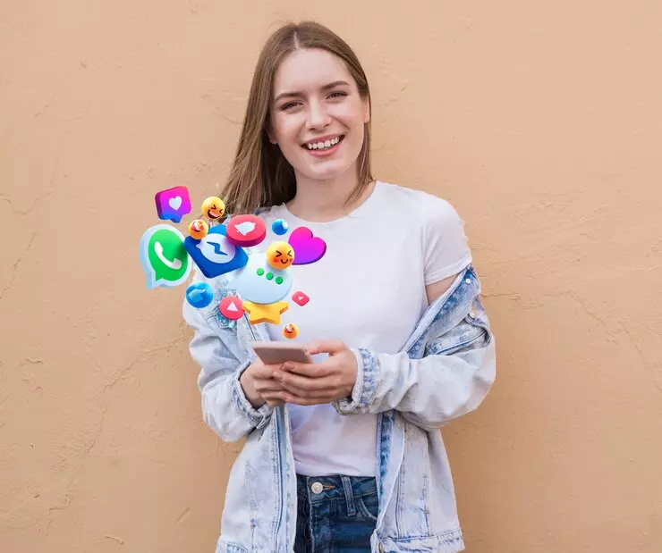 Durasi ideal main medsos menurut penelitian © 2024 freepik.com