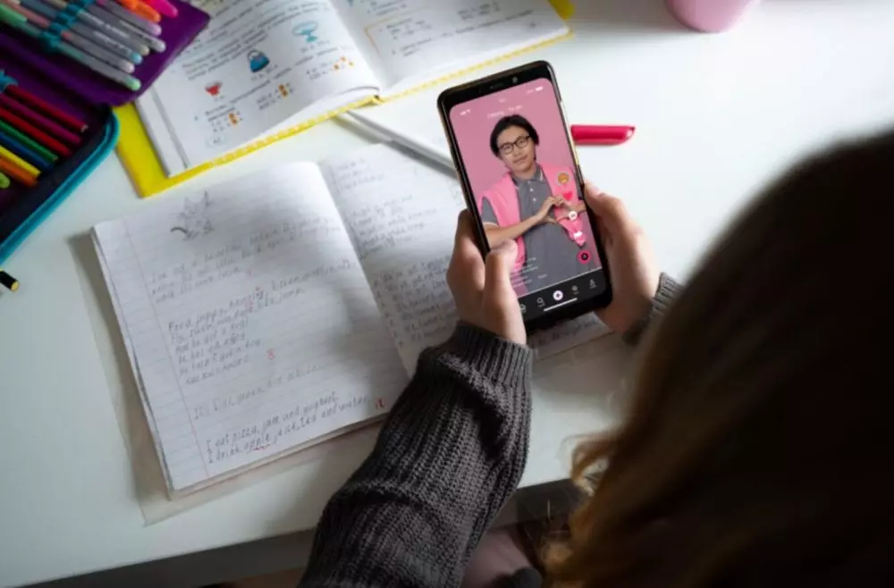 Cara TikTok mengubah metode guru © 2024 brilio.net