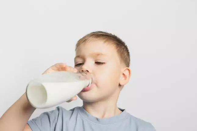 9 Manfaat kesehatan susu ikan dan susu sapi © 2024 brilio.net