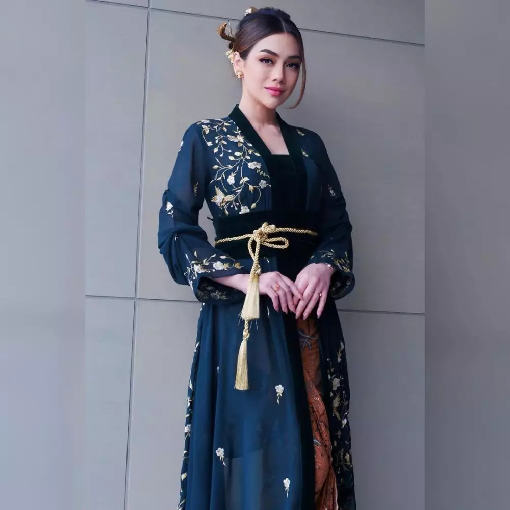 Celine Evangelista singgung pernikahan Stefan William © 2024 Instagram