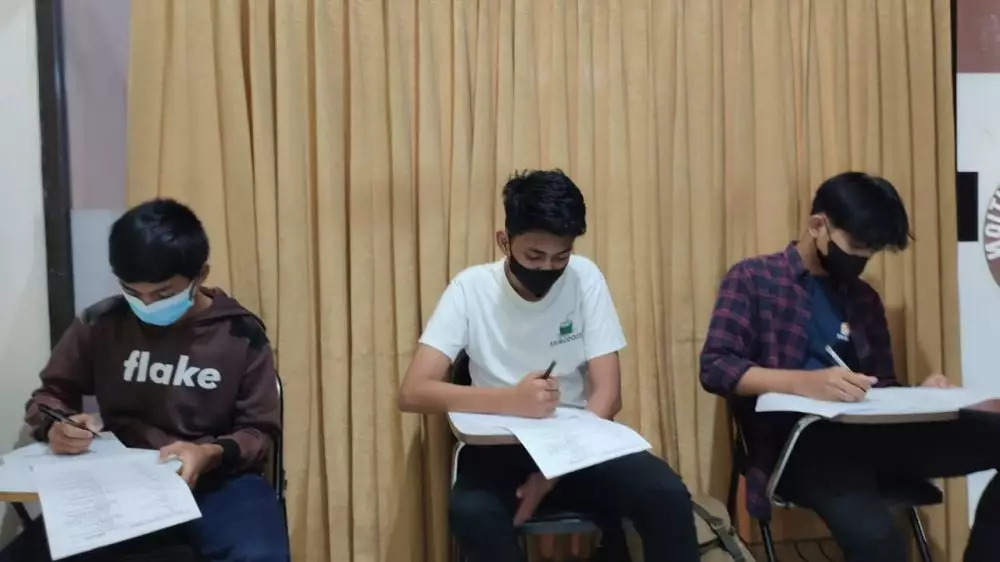 serba-serbi mahasiswa mengajar les Berbagai sumber