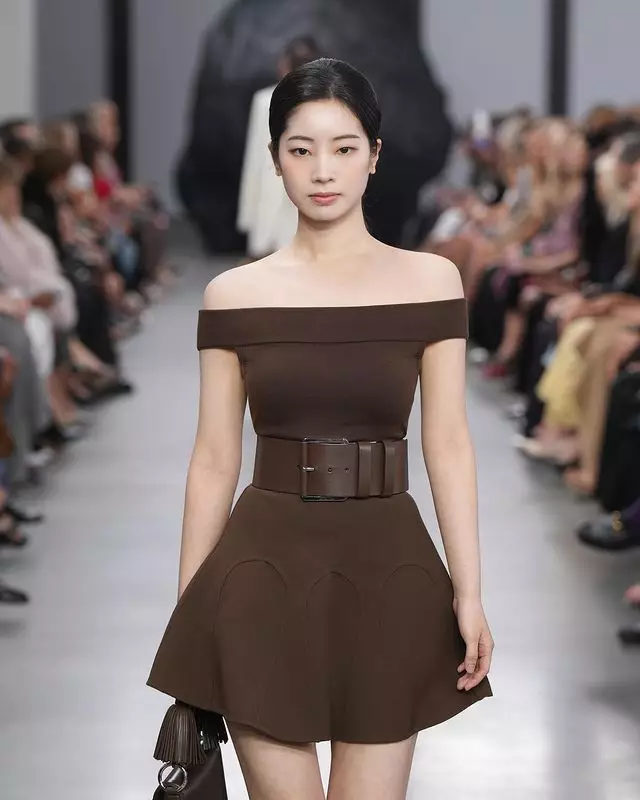 Dahyun Twice di NYFW © 2024 Instagram Dahyun Twice di NYFW © 2024 Instagram