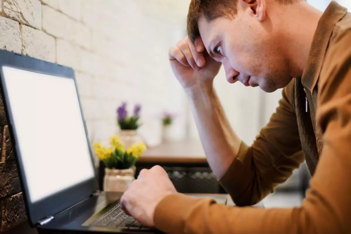 3 Cara memulai ulang atau mematikan paksa Mac yang nge-freeze