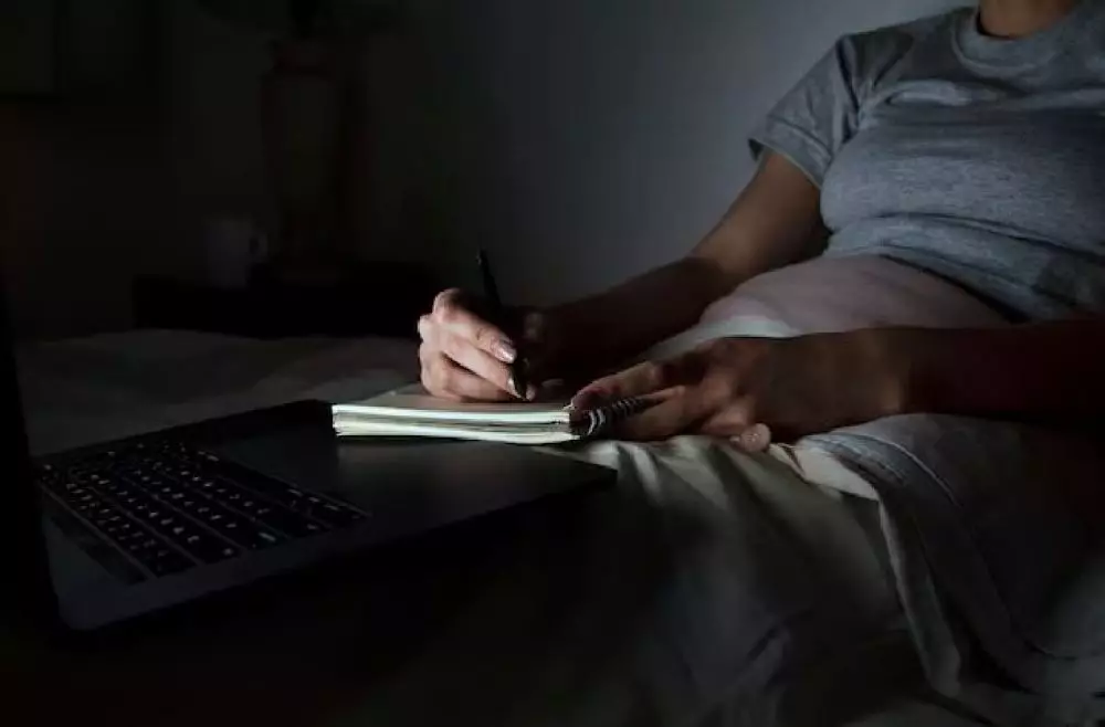 kisah mahasiswa tak mampu bayar kuliah freepik.com