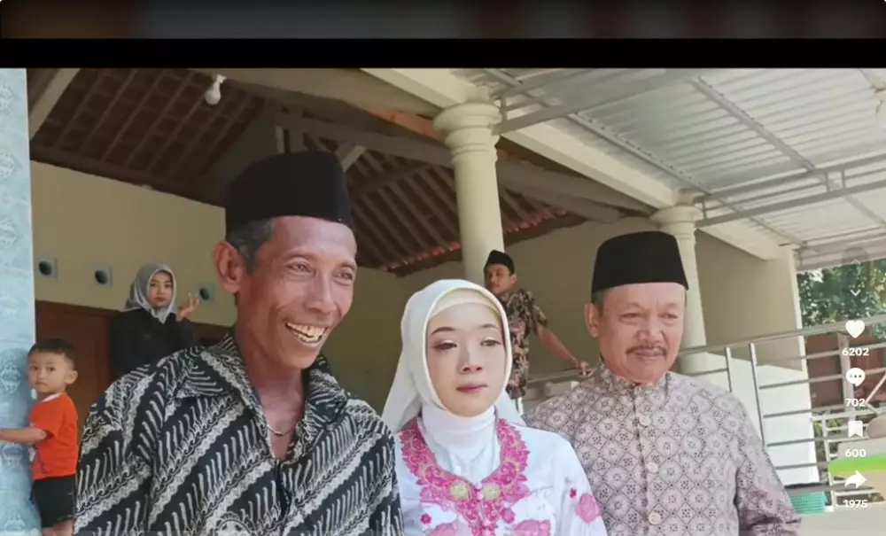 Kisah perawan mau dinikahi pria lebih tua © 2024 TikTok Kisah perawan mau dinikahi pria lebih tua © 2024 TikTok