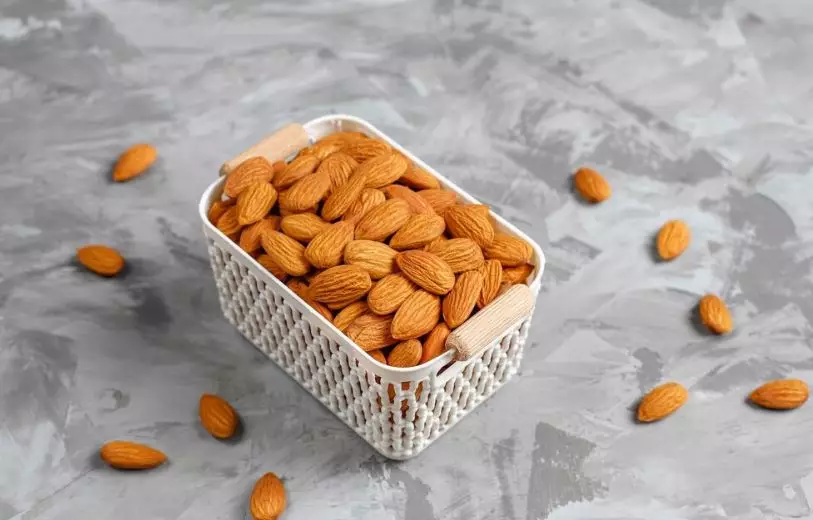 6 Dampak mengonsumsi kacang almond secara berlebih © 2024 brilio.net 6 Dampak mengonsumsi kacang almond secara berlebih © 2024 brilio.net