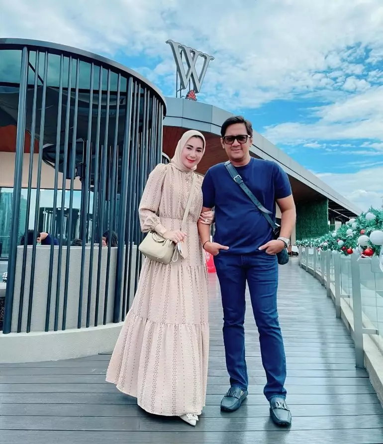 Gugatan cerai Andre Taulany pada Erin ditolak berbagai sumber