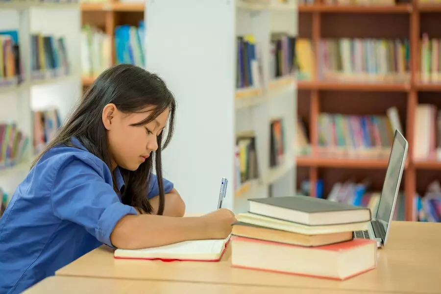Contoh kalimat tidak baku di sekolah © 2024 freepik.com Contoh kalimat tidak baku di sekolah © 2024 freepik.com
