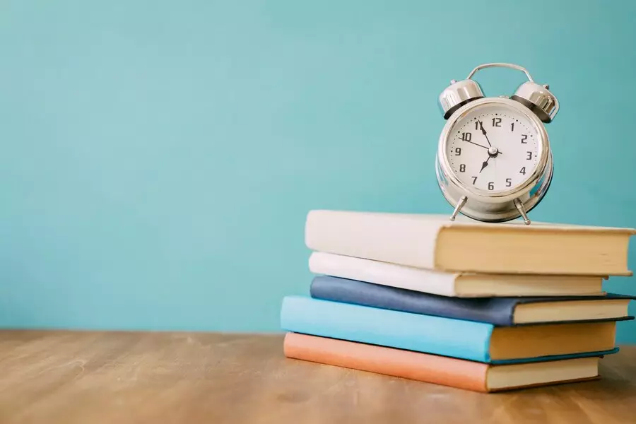 Contoh kalimat simple past tense verbal © 2024 freepik.com Contoh kalimat simple past tense verbal © 2024 freepik.com