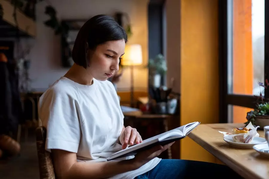 Contoh kalimat imperative wish © 2024 freepik.com