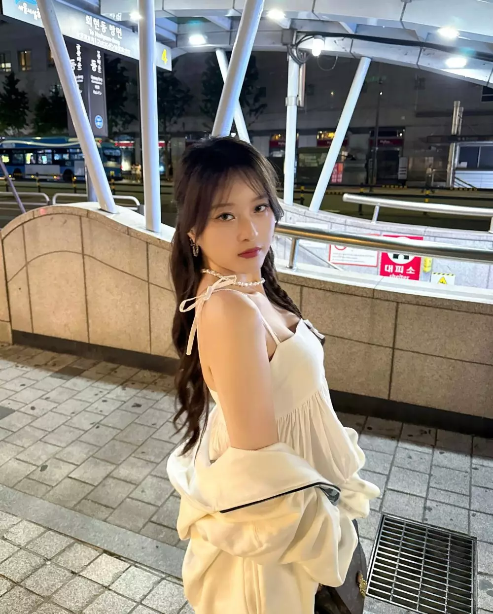 vior atau eca aura © 2024 berbagai sumber