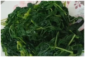 Cara merebus daun singkong agar lembut dan warnanya tetap cerah dalam 5 menit