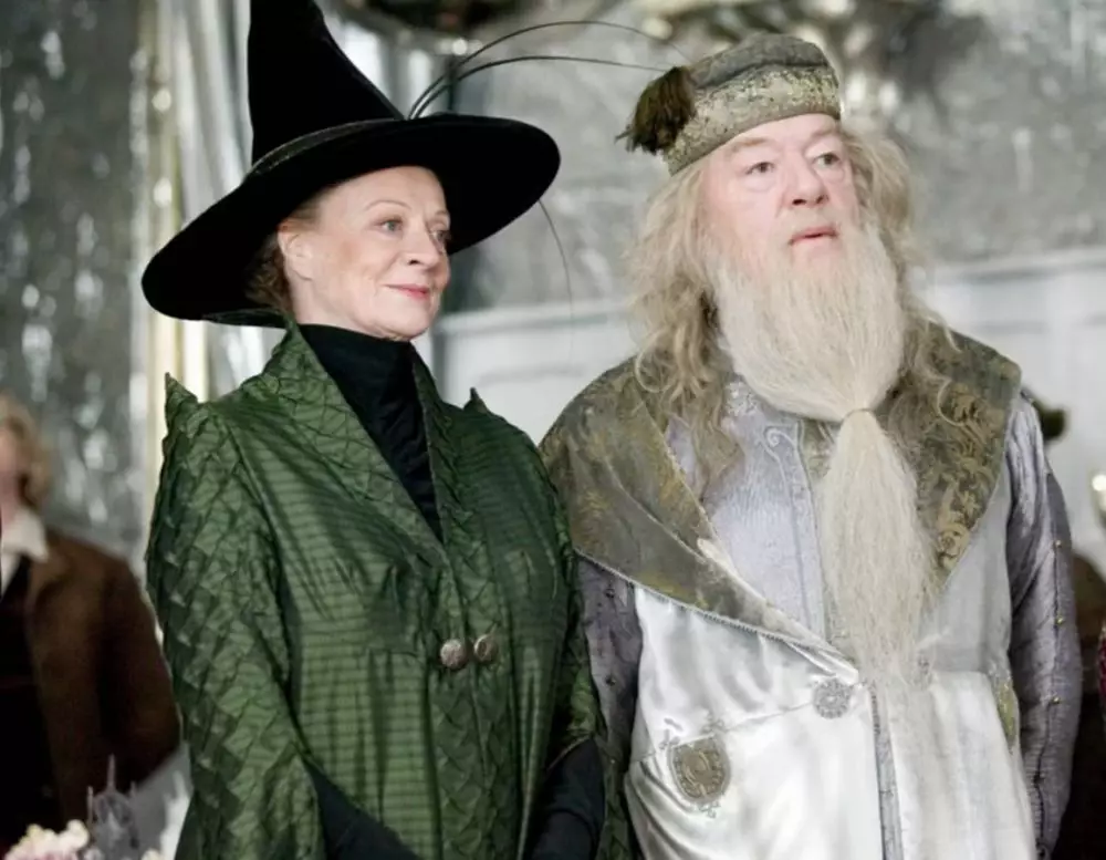 Maggie Smith meninggal dunia dari berbagai sumber Maggie Smith meninggal dunia dari berbagai sumber