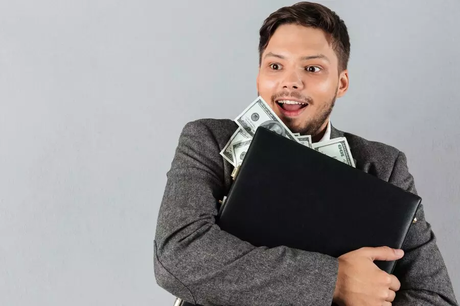 Rincian gaji dan tunjangan anggota DPR RI 2024-2029 © 2024 freepik.com