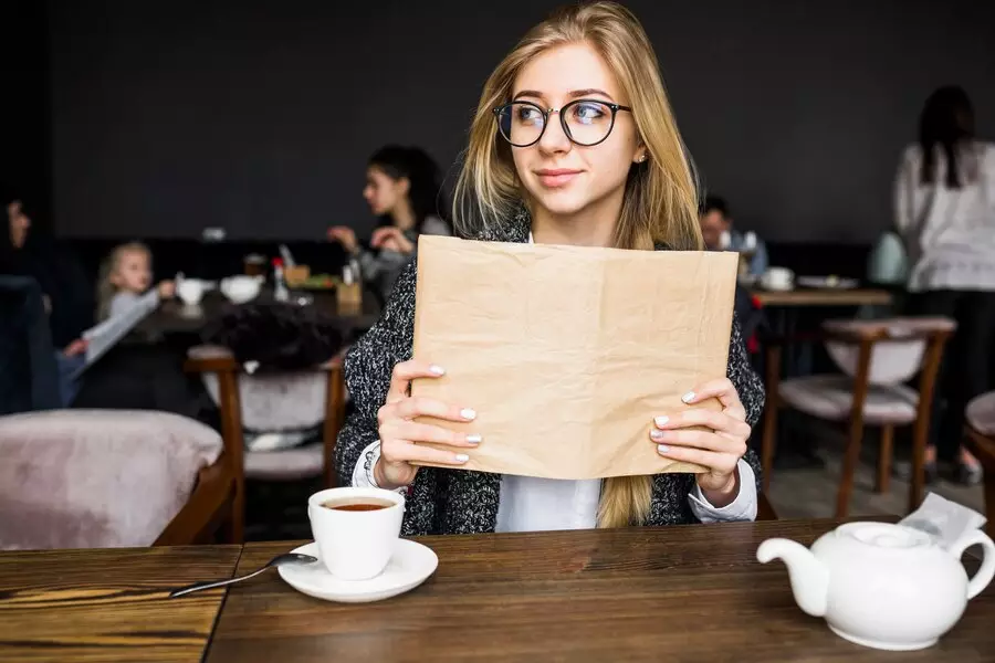 Contoh kalimat comparative © 2024 freepik.com