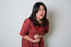 Cara cek makanan dan minuman kemasan kedaluwarsa selain expired date agar terhindar dari keracunan