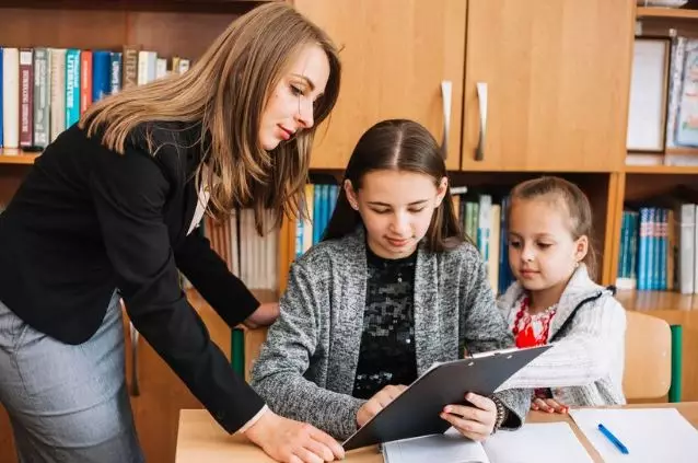 50 Contoh kalimat pasif dalam bahasa Indonesia © 2024 brilio.net 50 Contoh kalimat pasif dalam bahasa Indonesia © 2024 brilio.net