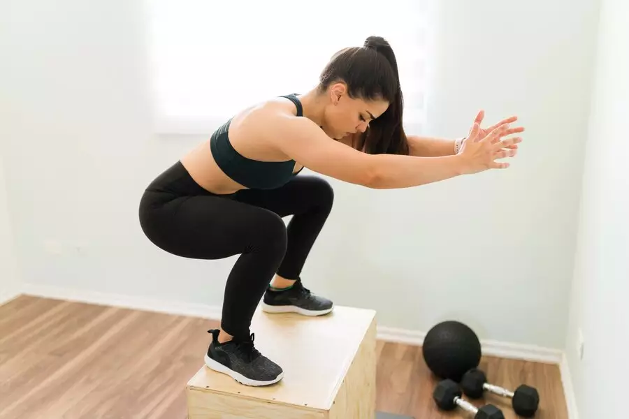 Bahaya squat jump berlebihan © 2024 freepik.com Bahaya squat jump berlebihan © 2024 freepik.com