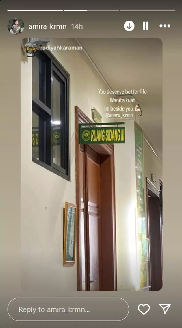 unggahan Amira Karaman di Pengadilan Agama © Instagram