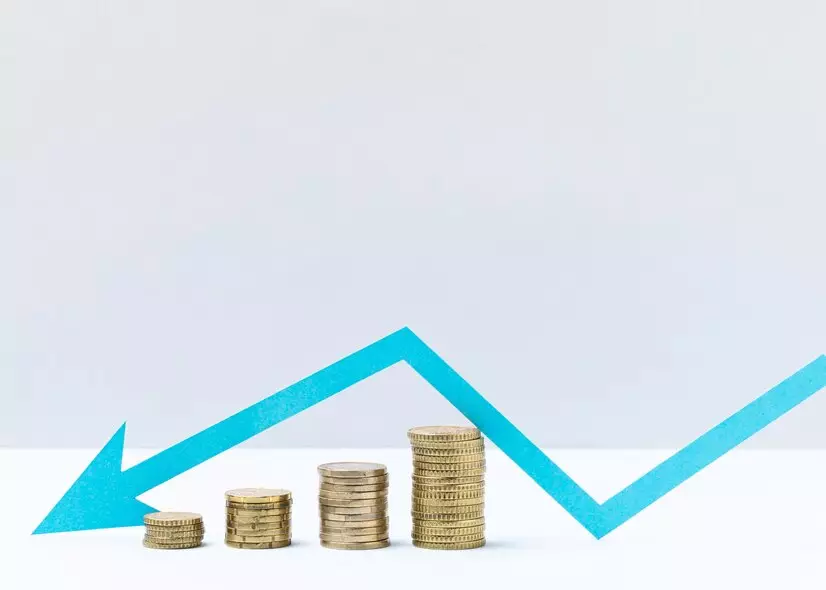 Perbedaan deflasi dan inflasi serta pengaruhnya pada perekonomian Indonesia © 2024 freepik.com