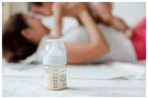 Andalkan 3 bahan dapur, begini cara ampuh hilangkan kerak tebal di botol susu bayi