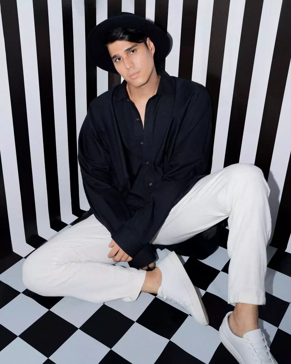 Mischa Chandrawinata beri jawaban tegas soal peluang menjalin asmara dengan cut syifa © 2024 Instagram Mischa Chandrawinata beri jawaban tegas soal peluang menjalin asmara dengan cut syifa © 2024 Instagram