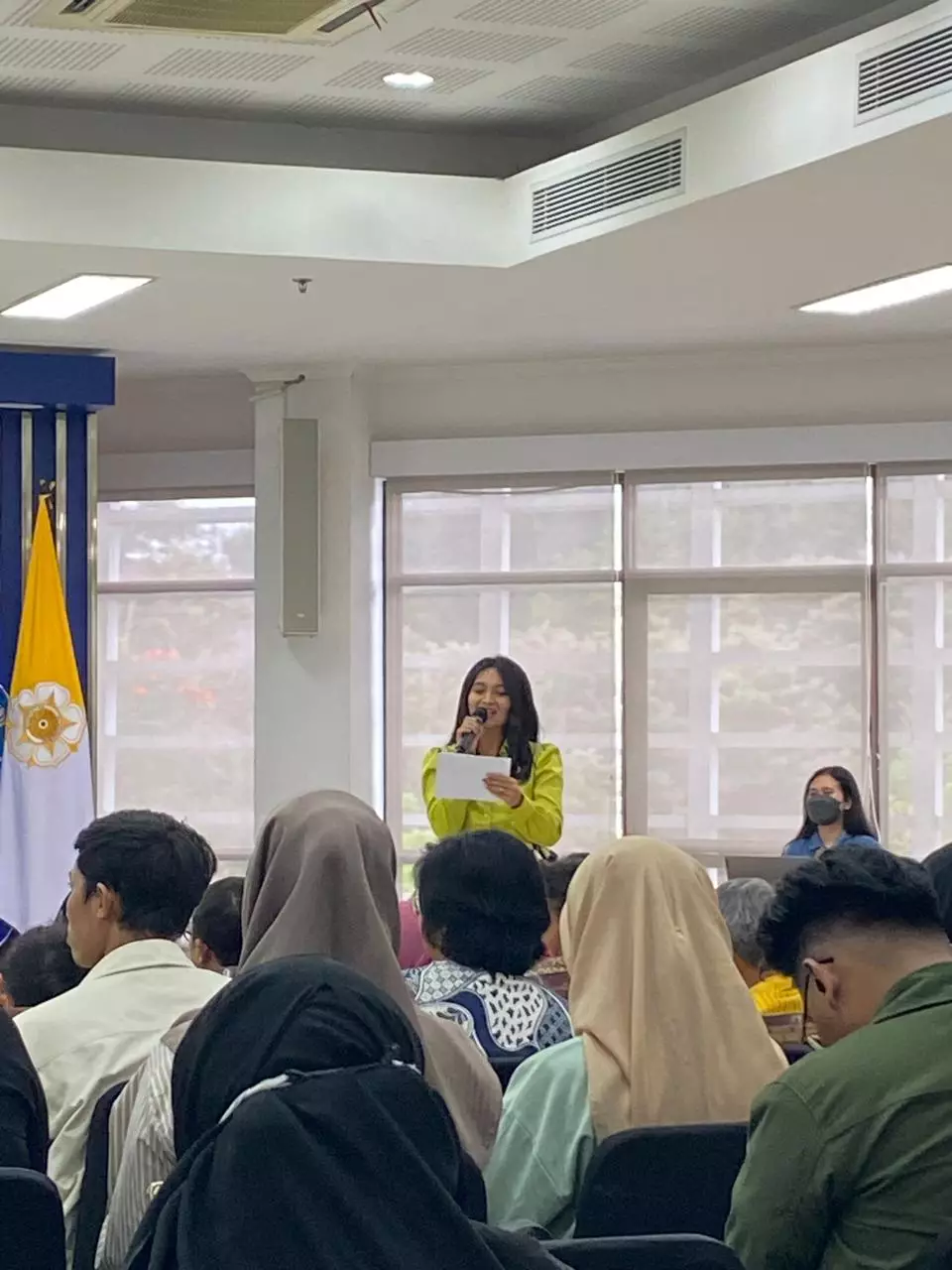 Menyoal permasalahan lulusan perguruan tinggi di dunia kerja © berbagai sumber Menyoal permasalahan lulusan perguruan tinggi di dunia kerja © berbagai sumber