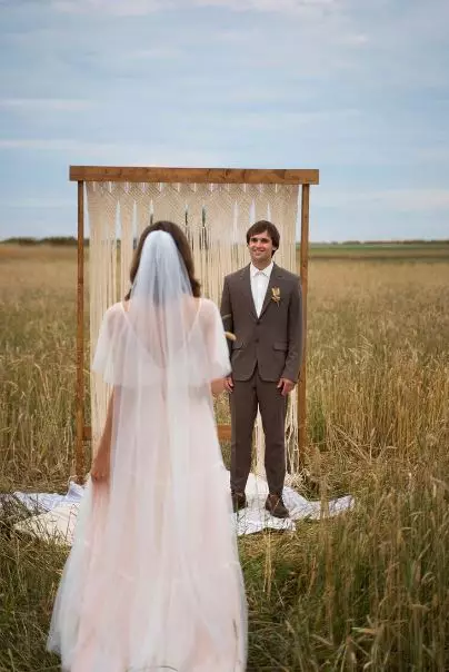 Mengenal konsekuensi pernikahan dini © 2024 brilio.net Mengenal konsekuensi pernikahan dini © 2024 brilio.net