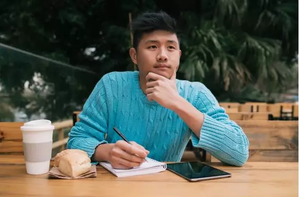 50 Contoh kalimat bermajas berdasarkan jenisnya © 2024 brilio.net